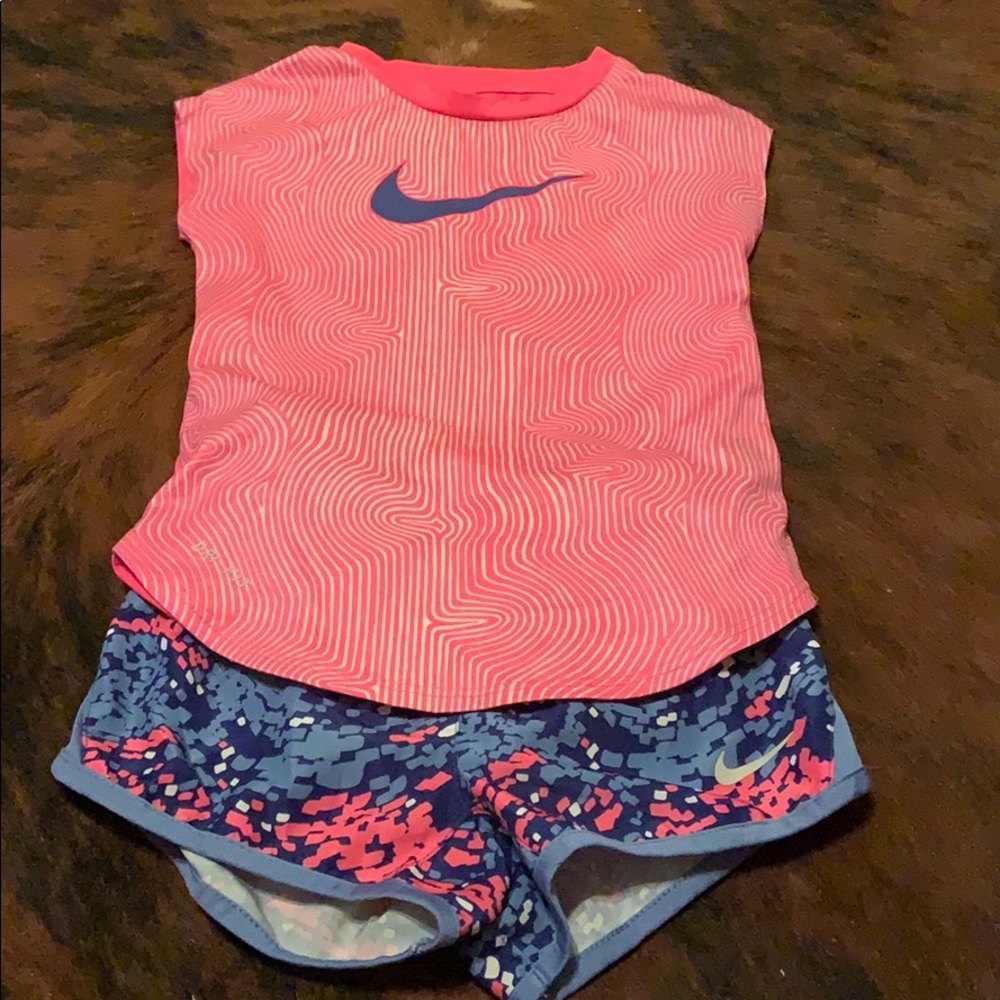 Nike Girls clothes